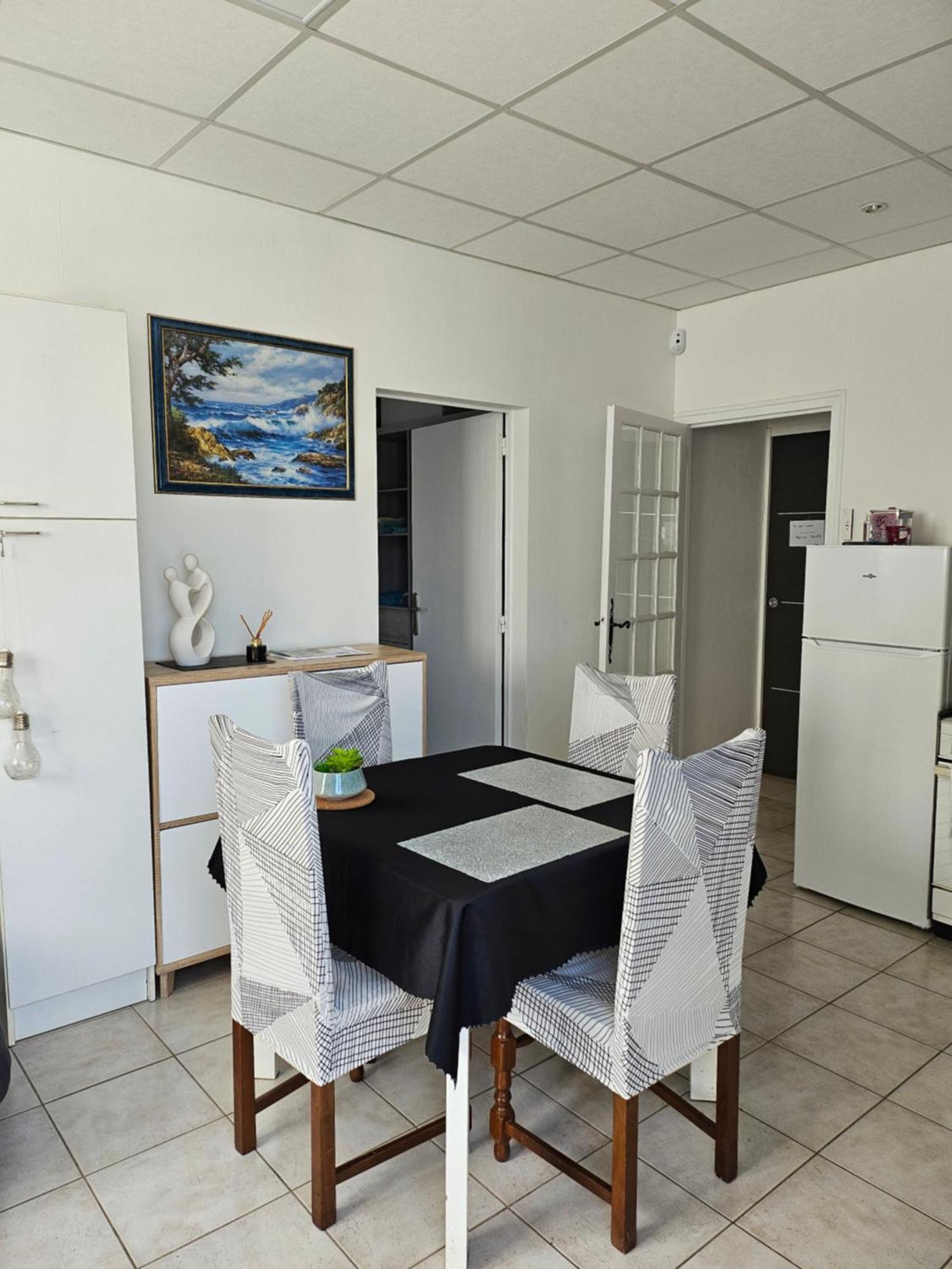 Logement Independant Chez L'Habitant Vouille  Luaran gambar